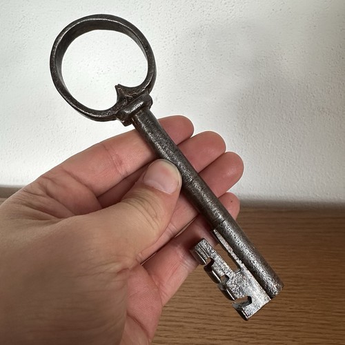 Antiker hohldorn schlüssel - antiker,