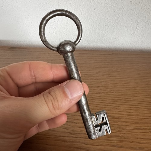 Antiker hohldorn schlüssel - antiker,