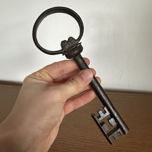Riesiger hohldorn schlüssel - hohldorn,